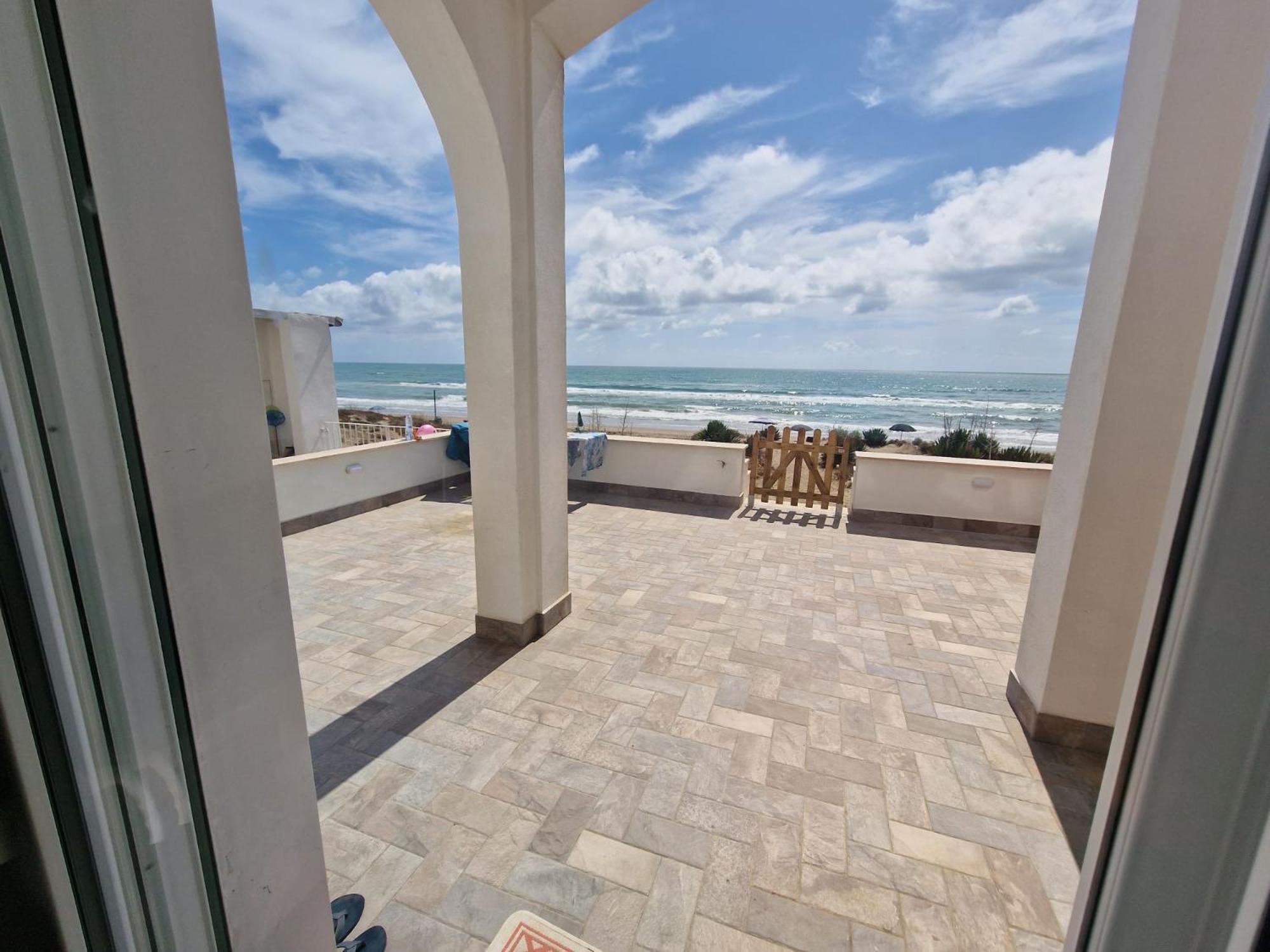 The Suite On The Beach Torvaianica Exterior foto