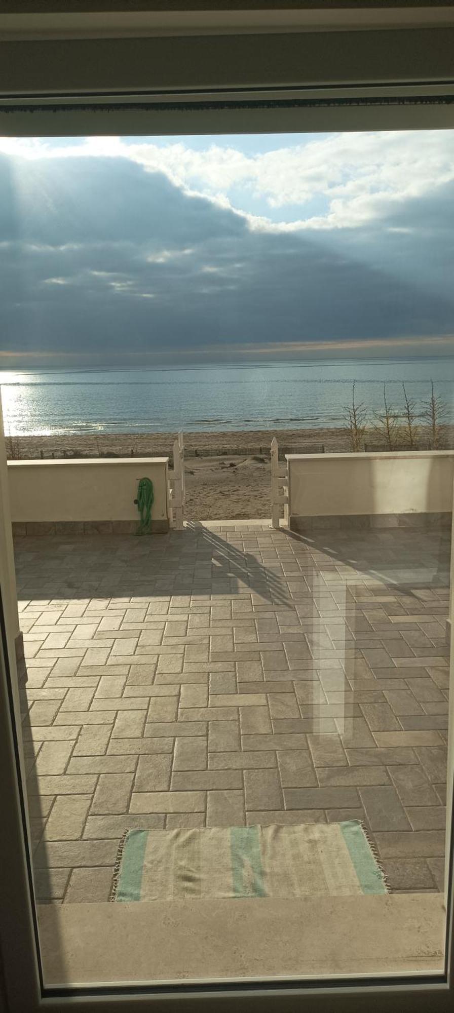 The Suite On The Beach Torvaianica Exterior foto
