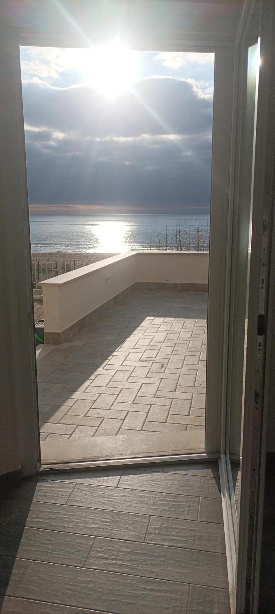 The Suite On The Beach Torvaianica Exterior foto